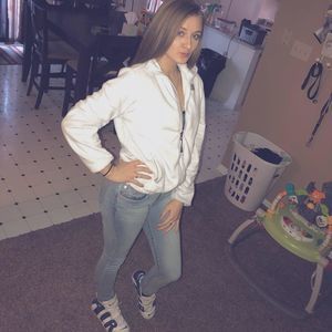 Meet your Posher, Ally